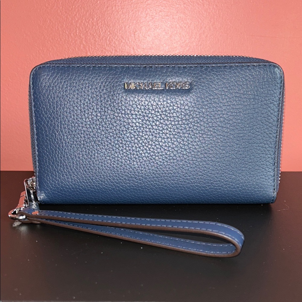 Michael Kors Phone Wristlet